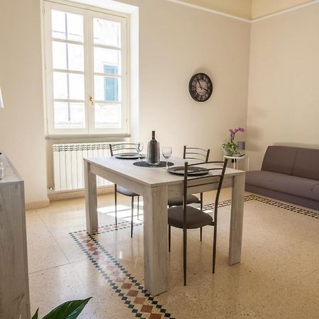 סאסארי Corner Cavour Apartment מראה חיצוני תמונה